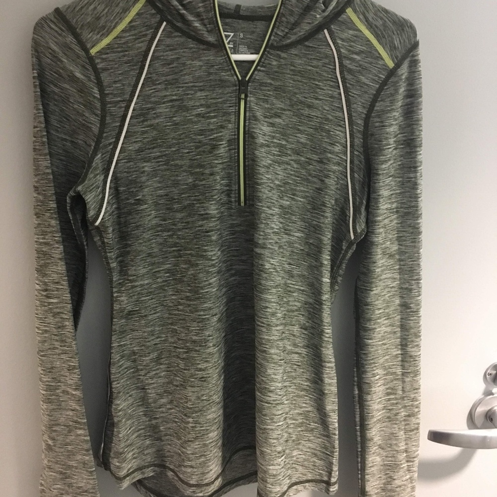 Zella pullover